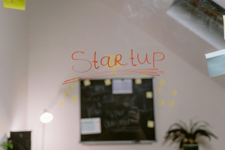 The “Fractional Agency” Model: How Startups Scale Without BPO Long-Term Contracts
